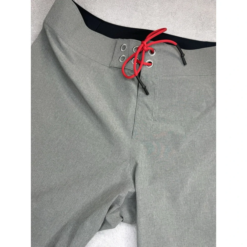 Lululemon Current State Board Shorts Men's 34 Gray Red Lace Swim Surf Shorts